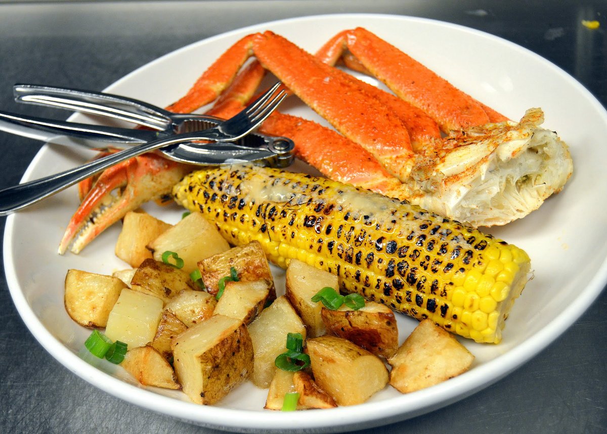 Hook Line & Schooner Seafood restaurant in Smyrna, Georgia