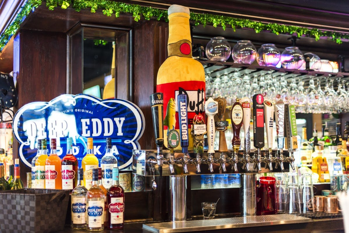 Sidelines Grille Sports Bars restaurant in Woodstock, Georgia